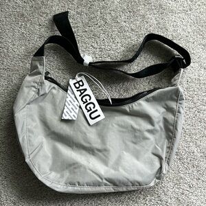 BAGGU Medium Nylon Crescent Bag - Urban Outfitters Grey